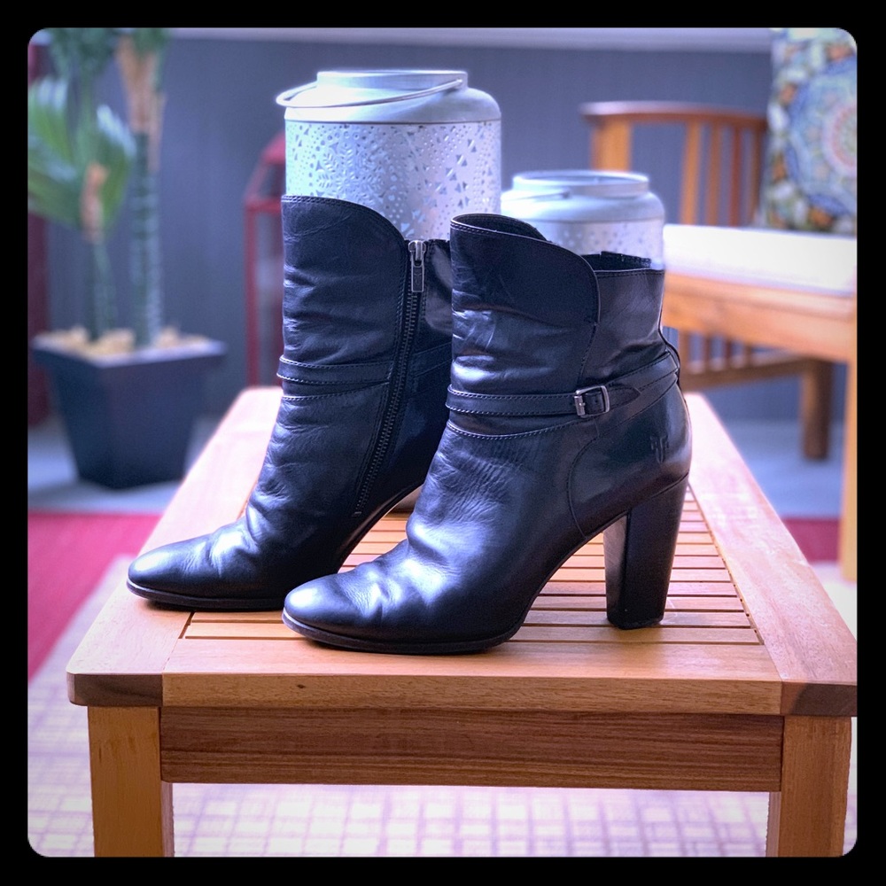 Black leather FRYE boots